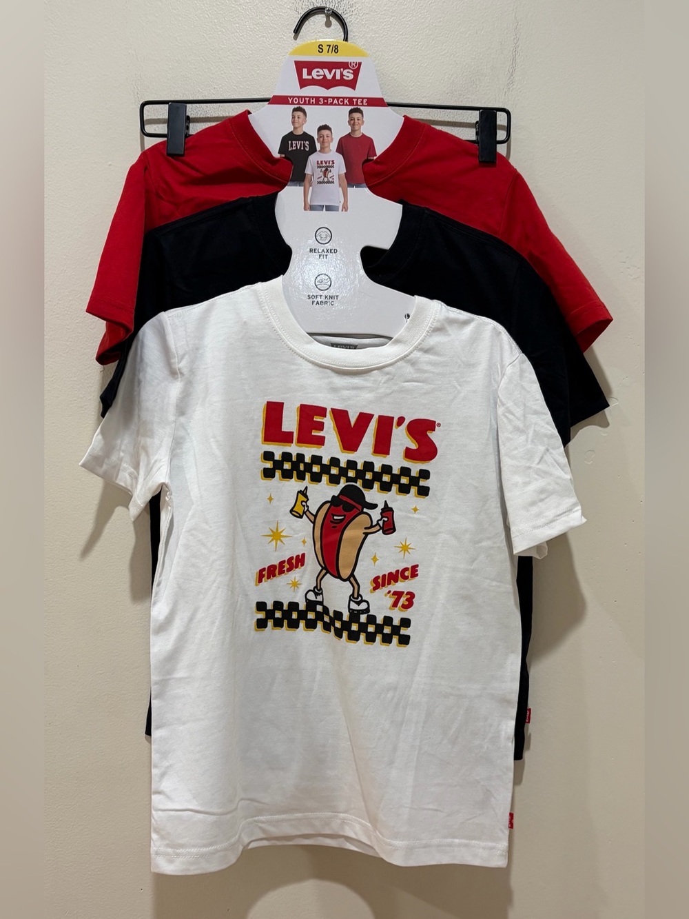 NWT Levi’s 3 Pack Set of T-Shirts White Black Logo & Red Pocket Tee - Boy Small